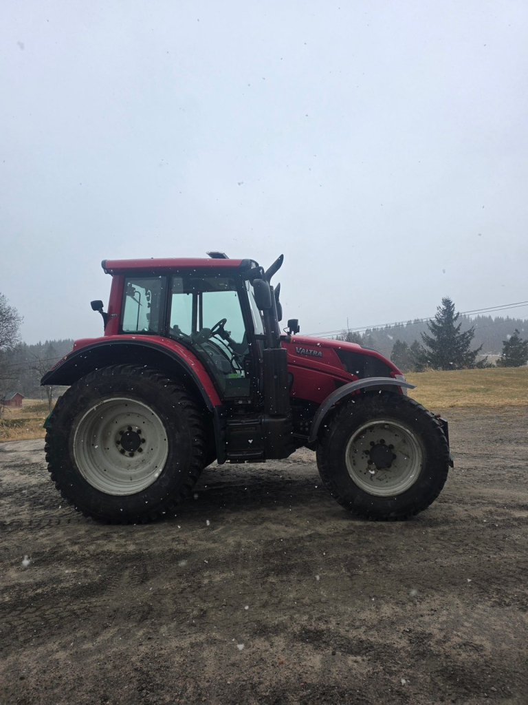 Valtra N 143 - tracteur agricole occasion France
