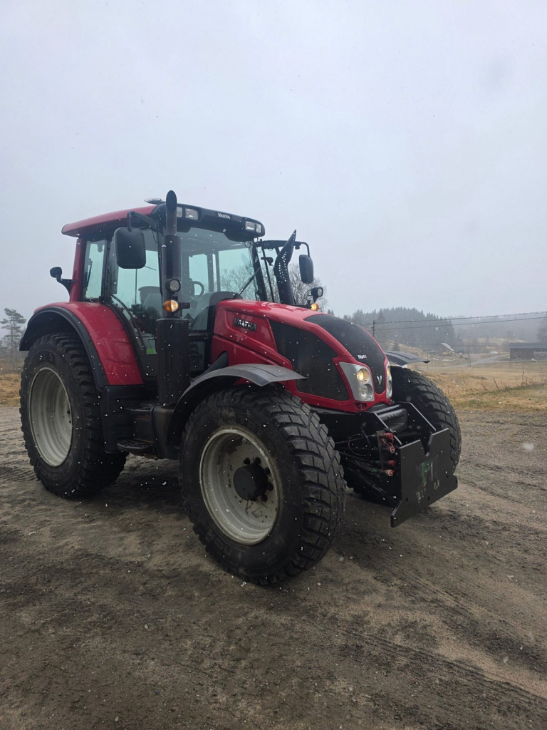 Valtra N 143 - tracteur agricole occasion France