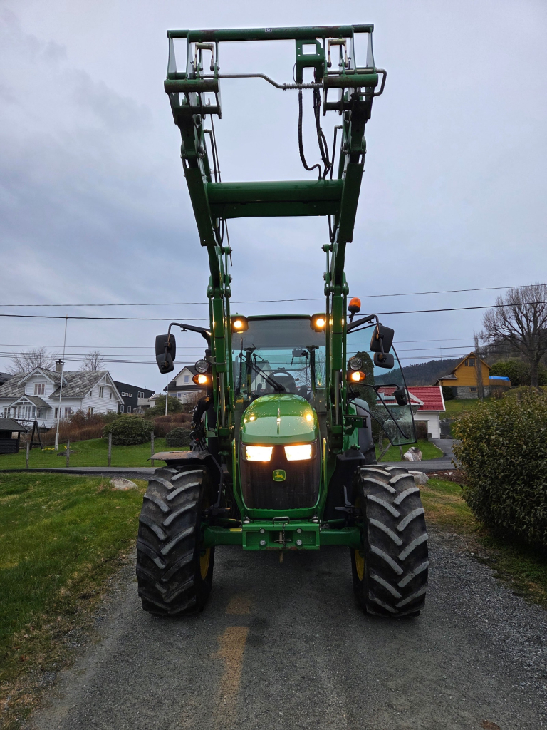 John Deere 5100 r