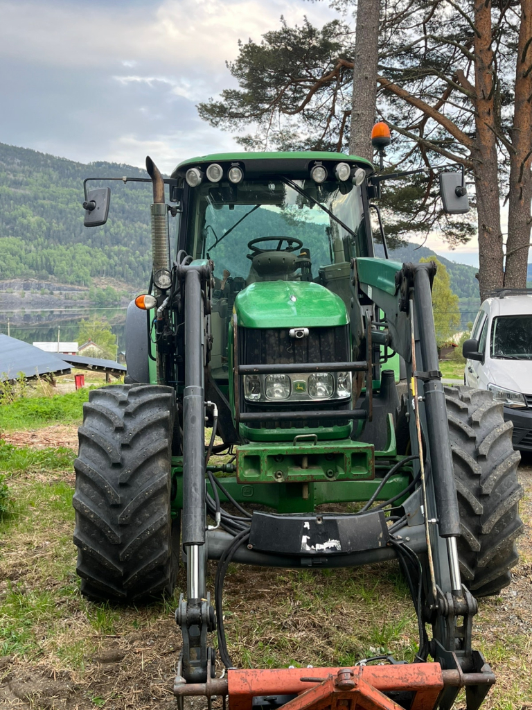 John Deere 6430