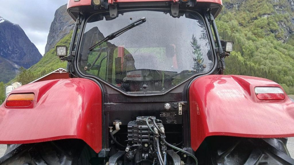 CASE IH Maxxum 130 EC. Multicontroller - tracteur agricole occasion France