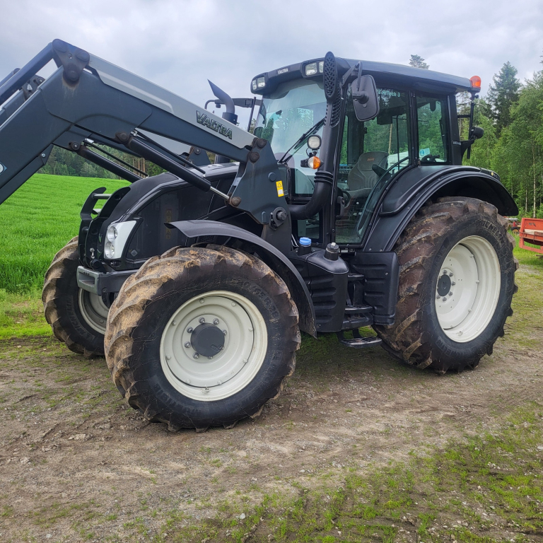 Valtra N-123 H3