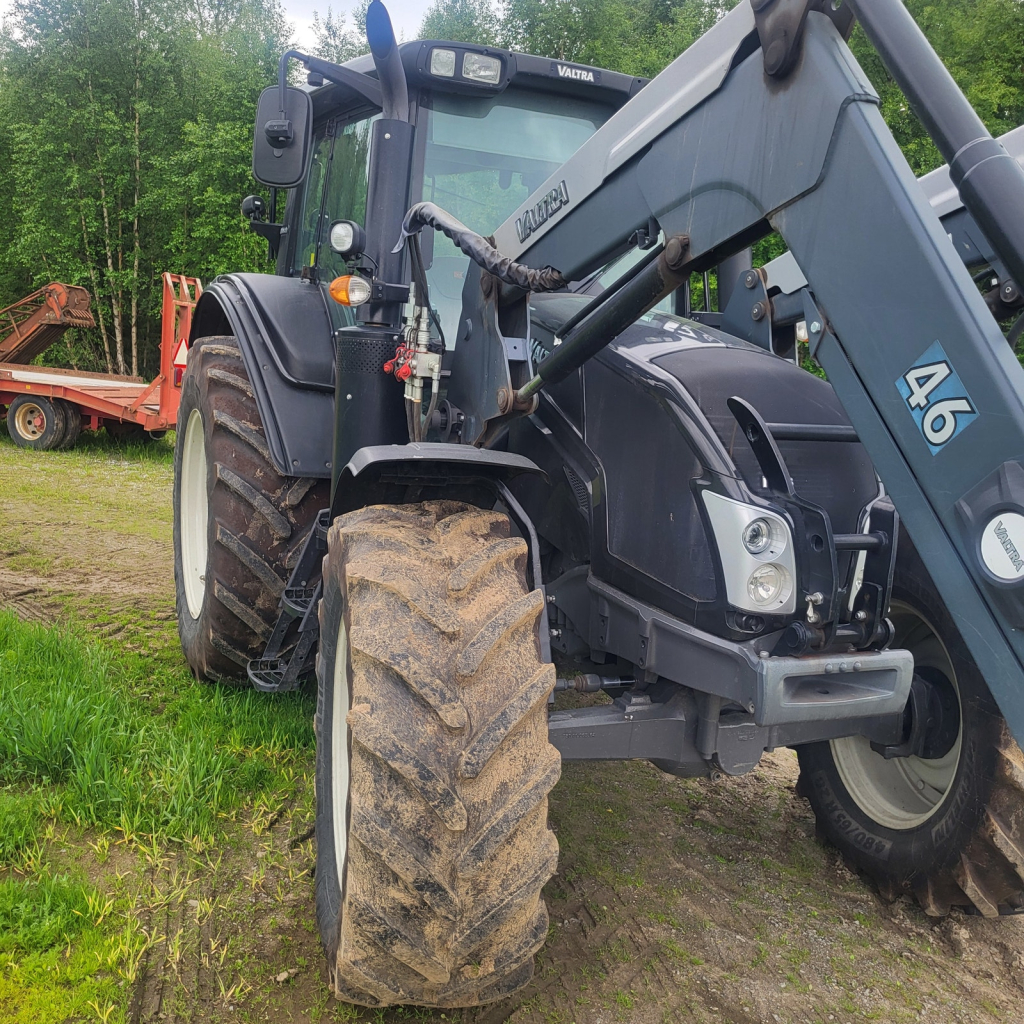Valtra N-123 H3