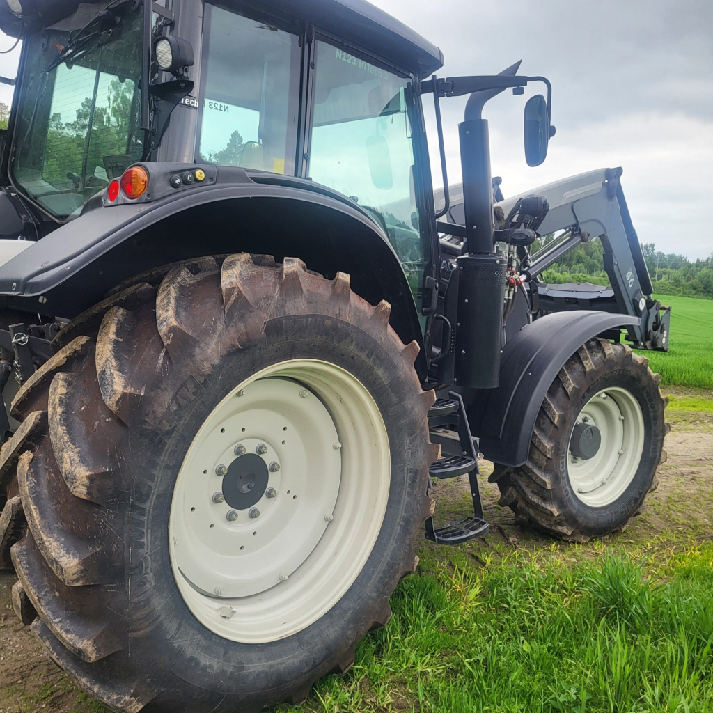 Valtra N-123 H3