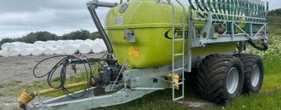 NY FLIEGL POLYLINE 11000, 750 DEKK, MEDSVINGENDE BAKAKSEL & 12 METER NEDFELLER - matériel agricole occasion France