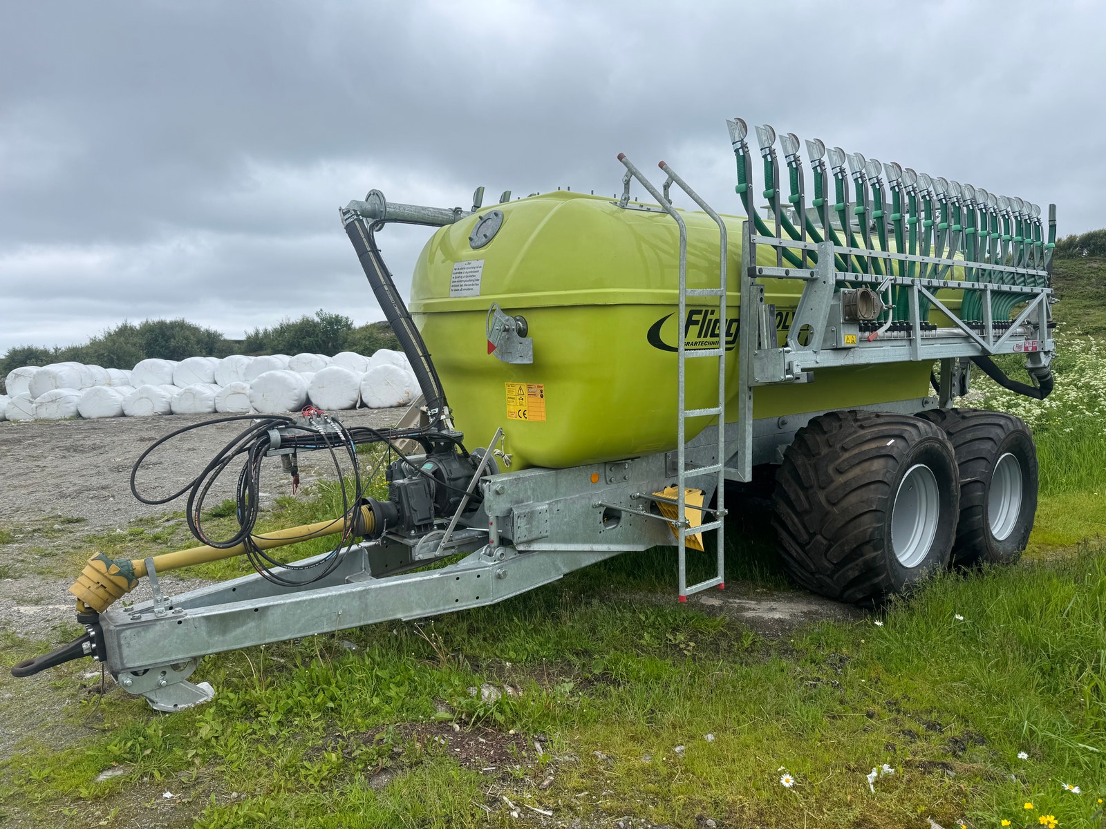 NY FLIEGL POLYLINE 11000, 750 DEKK, MEDSVINGENDE BAKAKSEL & 12 METER NEDFELLER