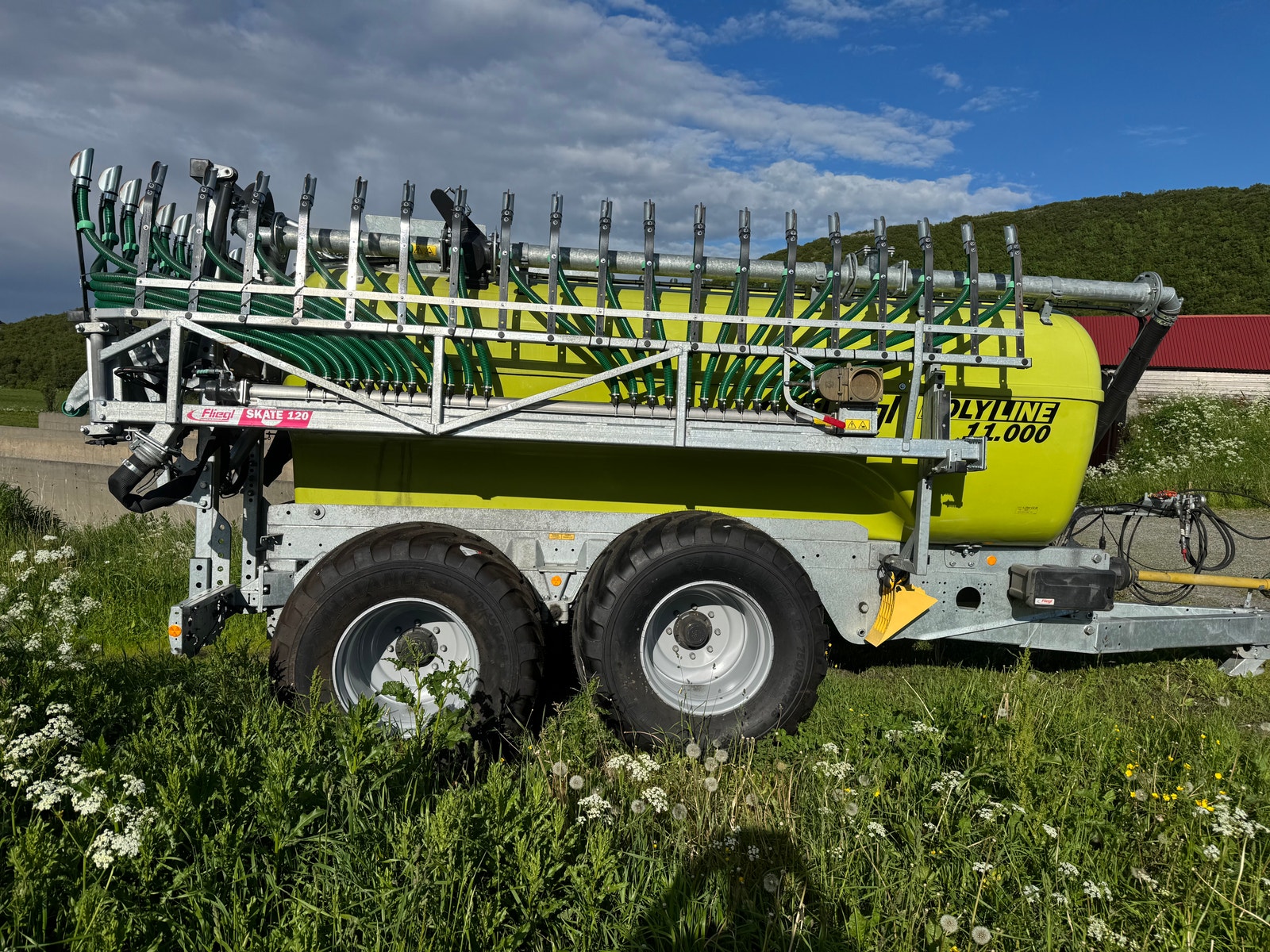 NY FLIEGL POLYLINE 11000, 750 DEKK, MEDSVINGENDE BAKAKSEL & 12 METER NEDFELLER