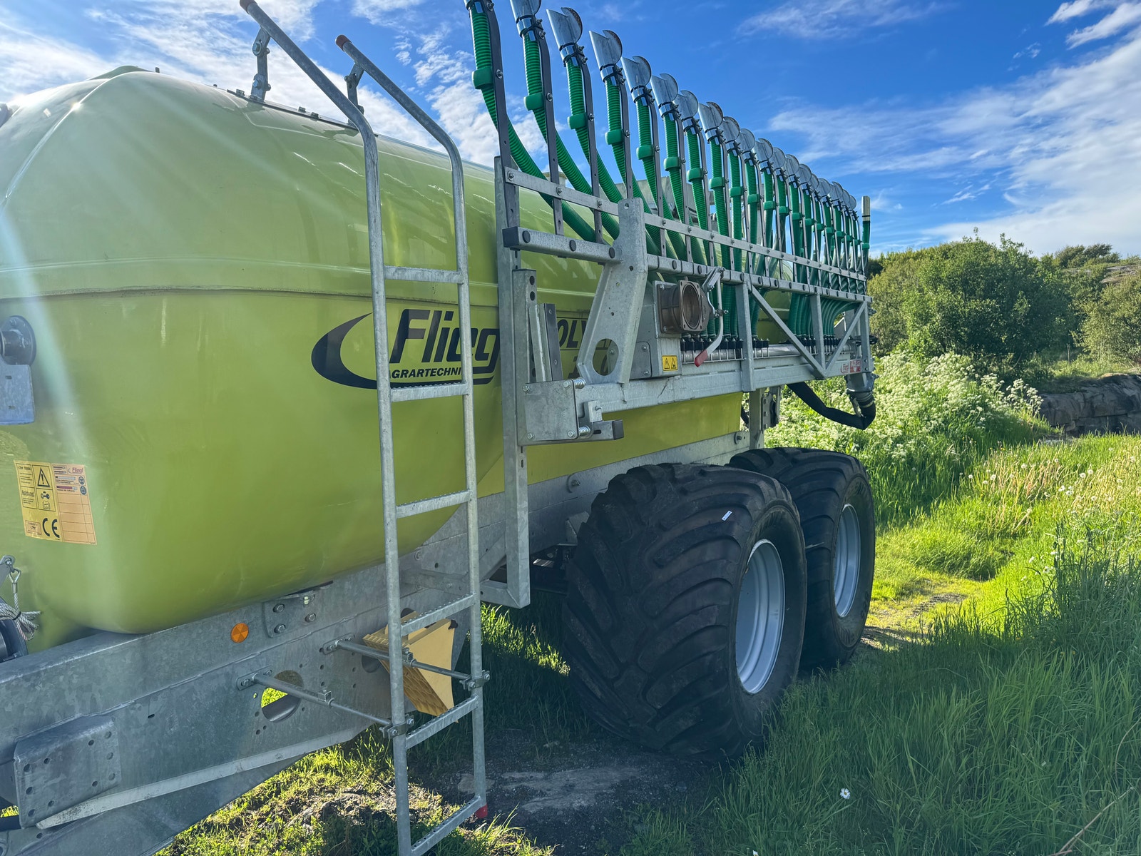 NY FLIEGL POLYLINE 11000, 750 DEKK, MEDSVINGENDE BAKAKSEL & 12 METER NEDFELLER