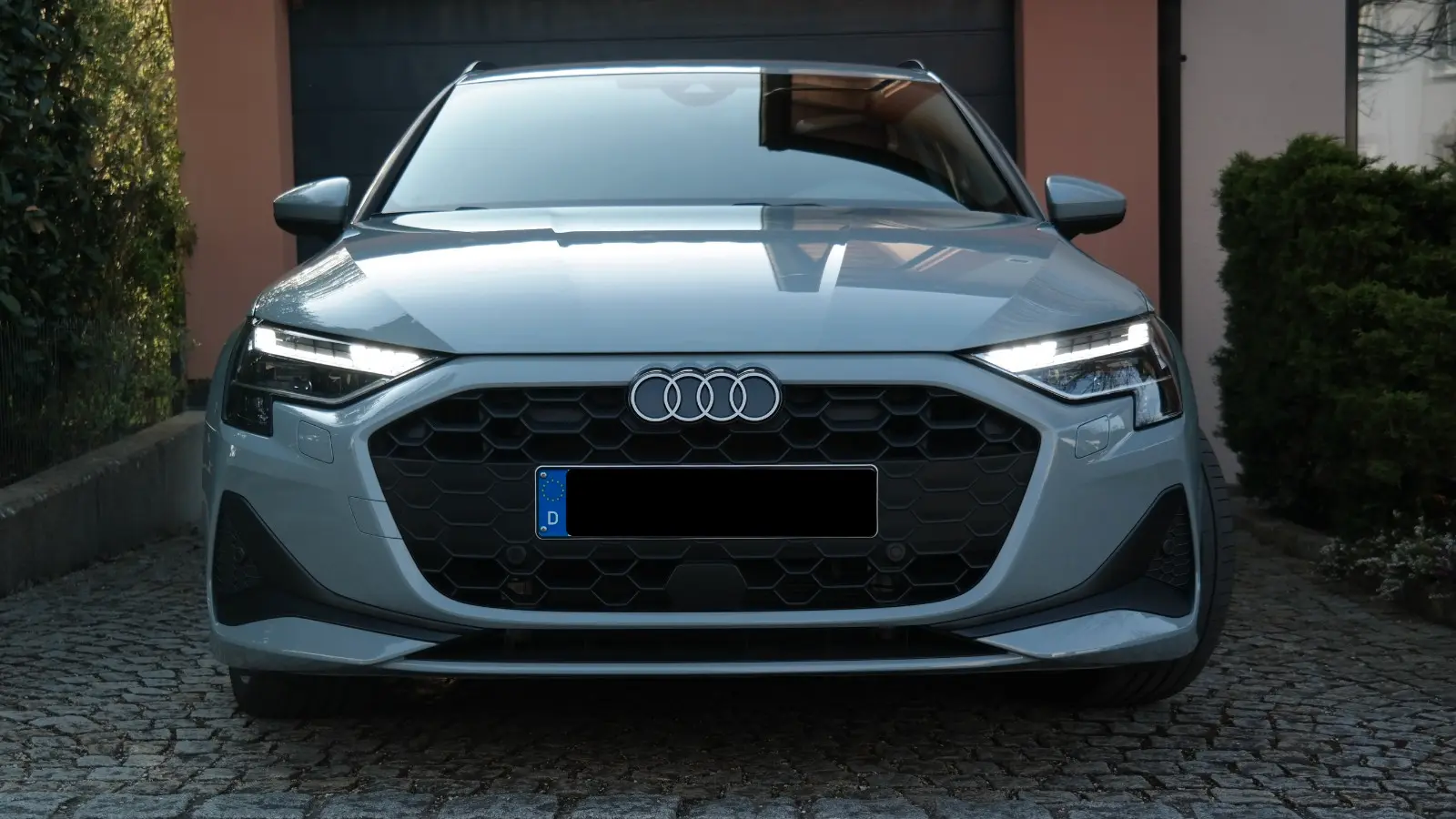 Audi A3 TFSIe Sportb. -Autom-Kamera-AHK-ACC-Navi-LED- | 10 000 km | 22 878 €