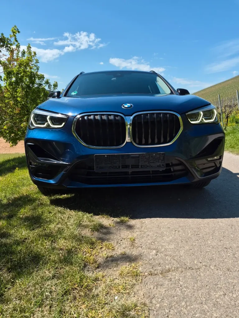 BMW X1 sDrive18d Sport Line AHK Head-Up Display